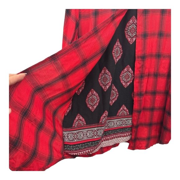 SOHO Women SZ M Red Plaid Button Up Lightweith Shirt Slit Insert Back Casual - Picture 13 of 14